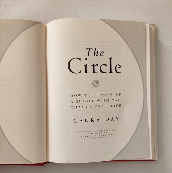 The Circle Book - Picture 7 of 14
